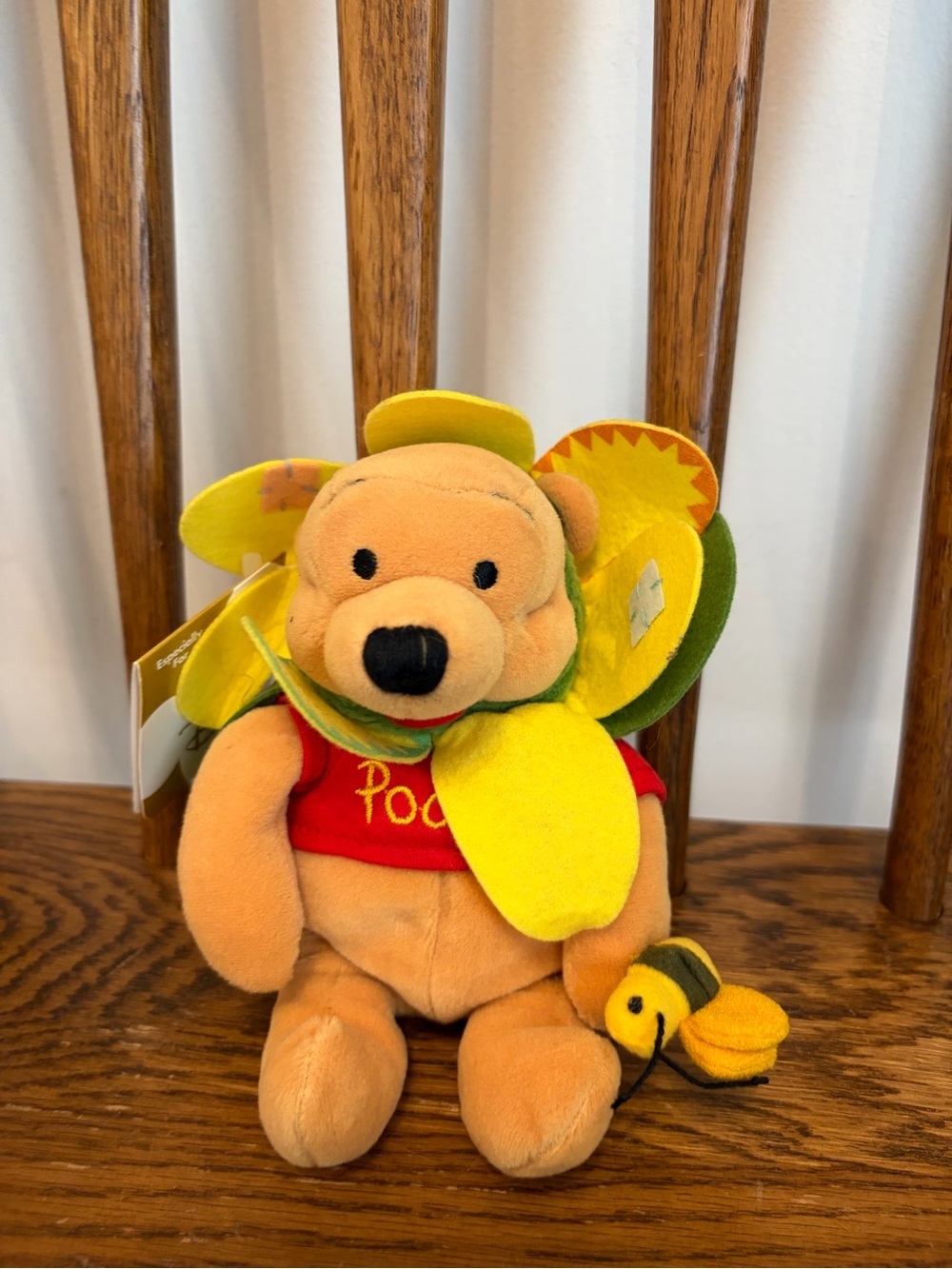 VTG Disney Store Winnie the Pooh Flower Bee Mini Bean Bag Plush 8" NWT
